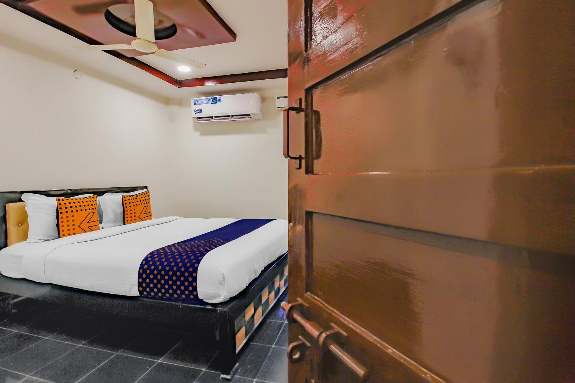Spot On Hotel Grand Inn Warangal Exterior foto